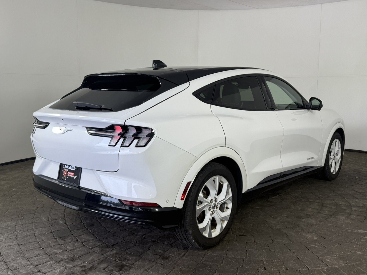 Used 2022 Ford Mustang Mach-E Premium w/ Ice White Appearance Package AWD/4WD image 9