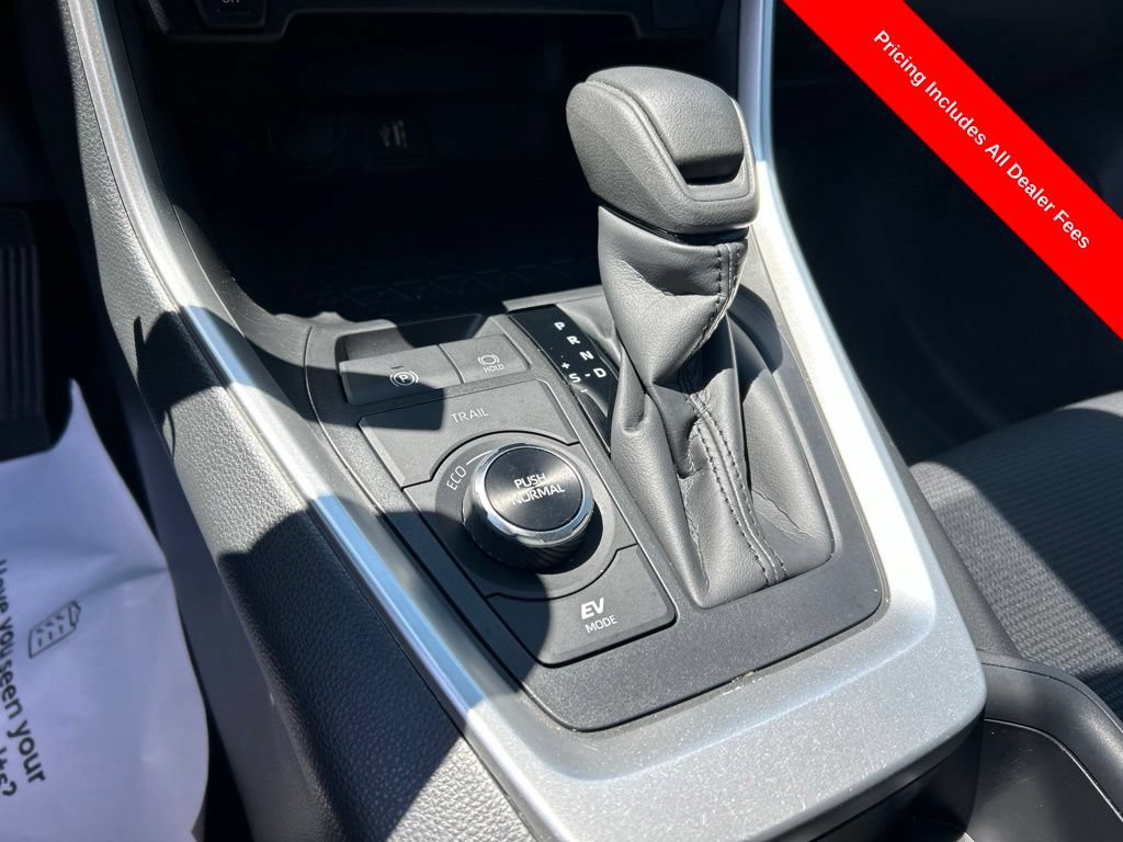 Used 2025 Toyota RAV4 LE AWD/4WD image 11