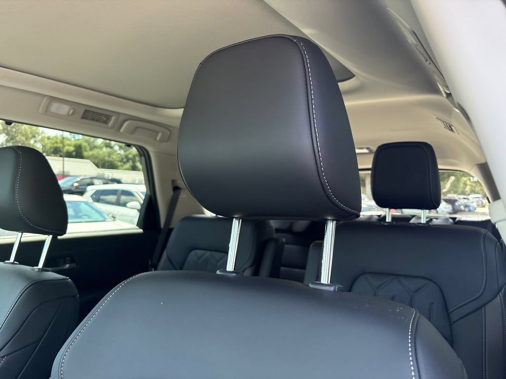 New 2026 Nissan Pathfinder Platinum w/ Accent Package FWD image 7