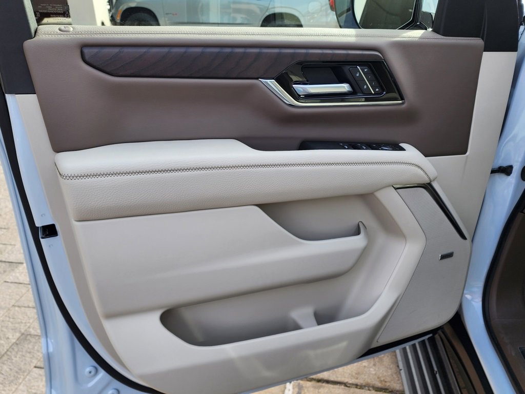 New 2026 GMC Yukon XL Denali w/ Denali Reserve Package image 11