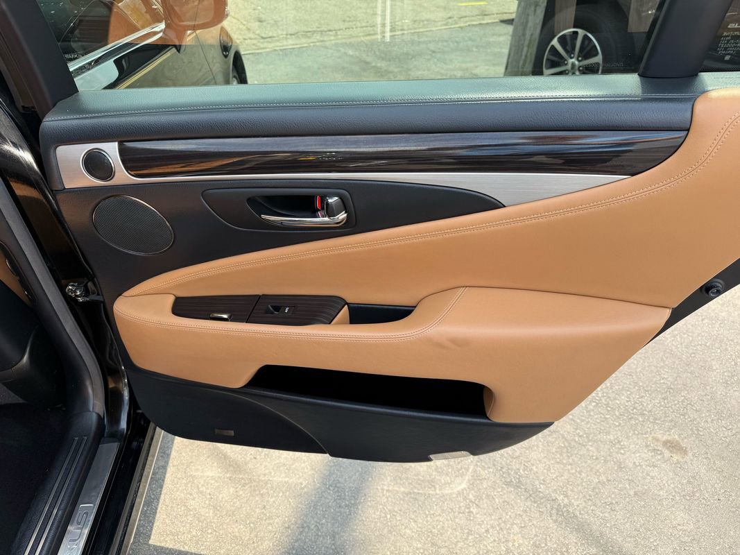 Used 2014 Lexus LS 460 L image 19