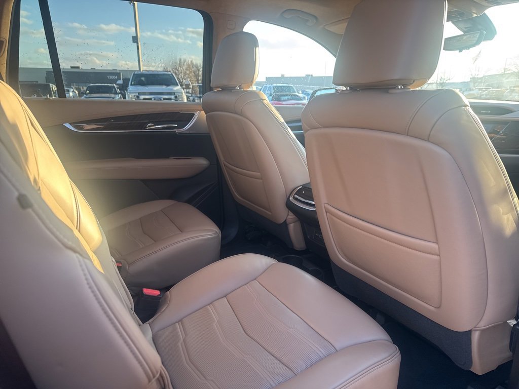 Certified 2023 Cadillac XT6 Sport w/ LPO, ONYX Package image 7