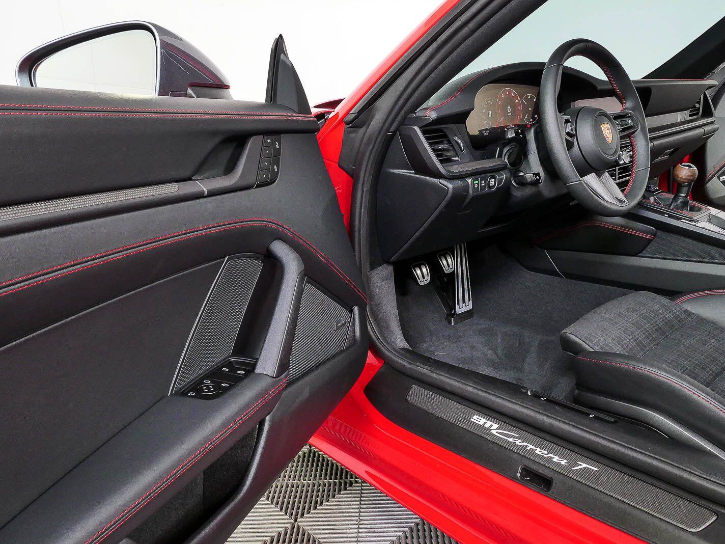 Certified 2026 Porsche 911 Carrera T RWD image 8