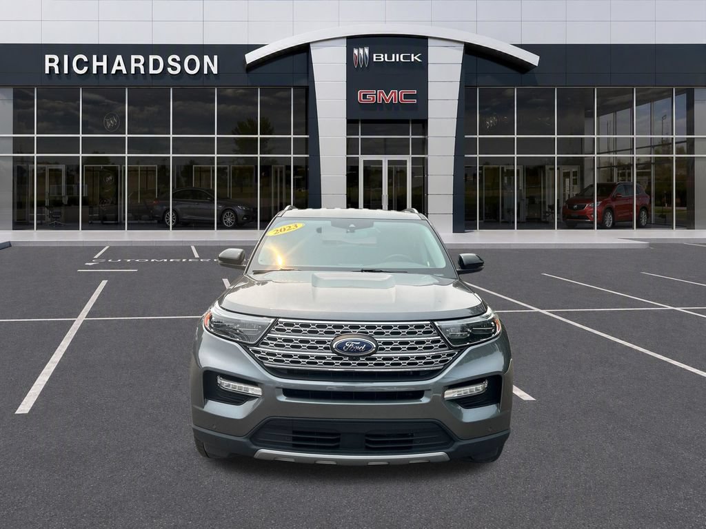 Used 2023 Ford Explorer Limited w/ Equipment Group 301A AWD/4WD image 8