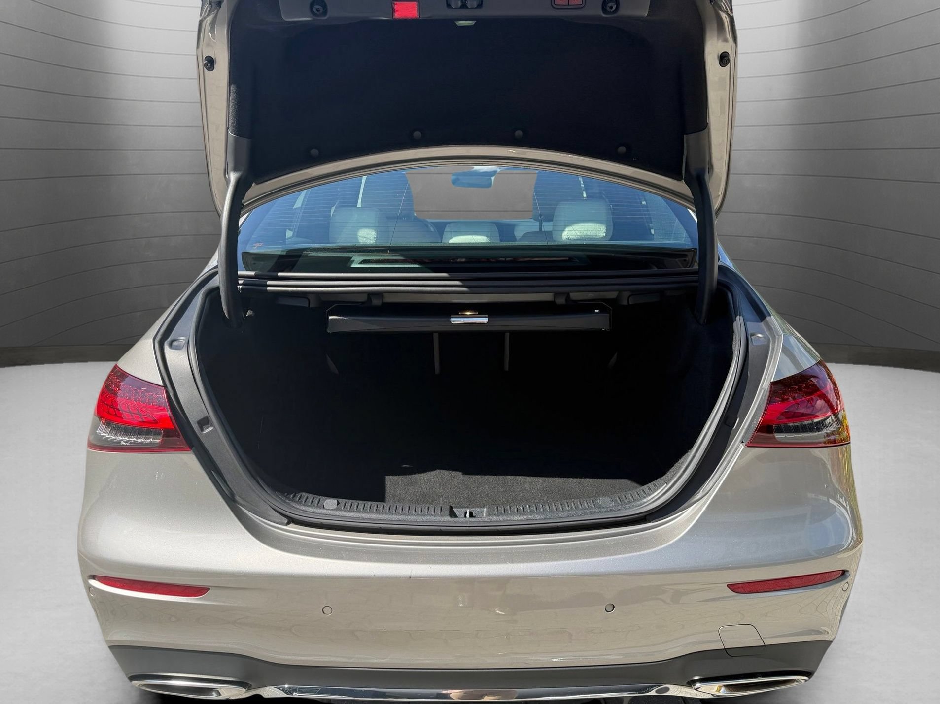 Used 2021 Mercedes-Benz E 350 Sedan image 28