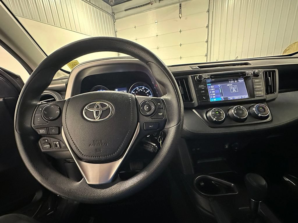 Used 2018 Toyota RAV4 LE w/ All Weather Liner Package AWD/4WD image 32