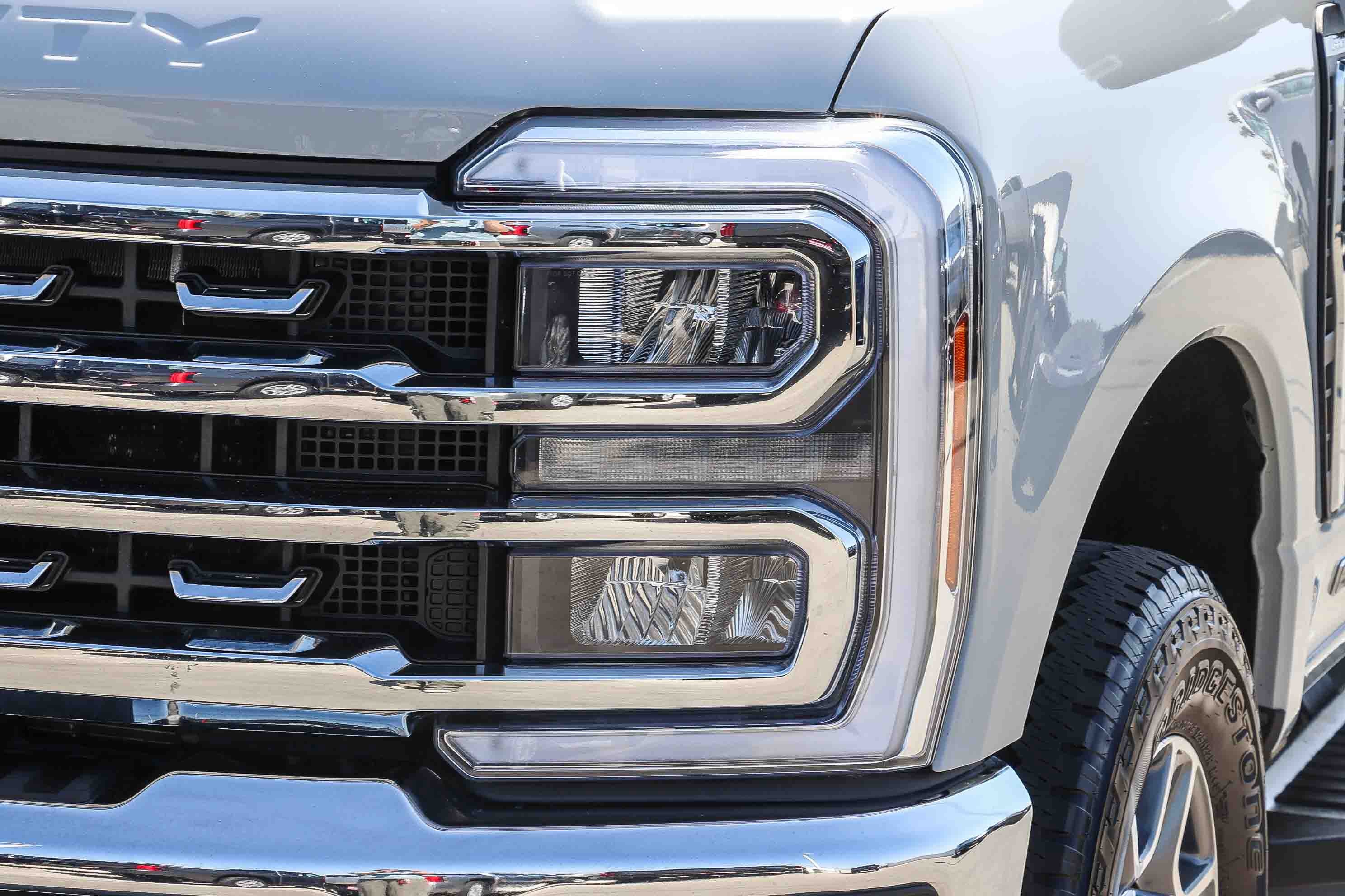 Used 2025 Ford F250 Lariat AWD/4WD image 11