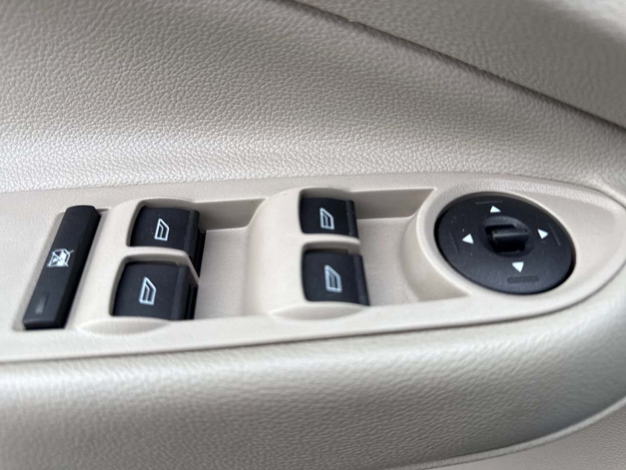 Used 2014 Ford Escape SE w/ Equipment Group 201A image 15