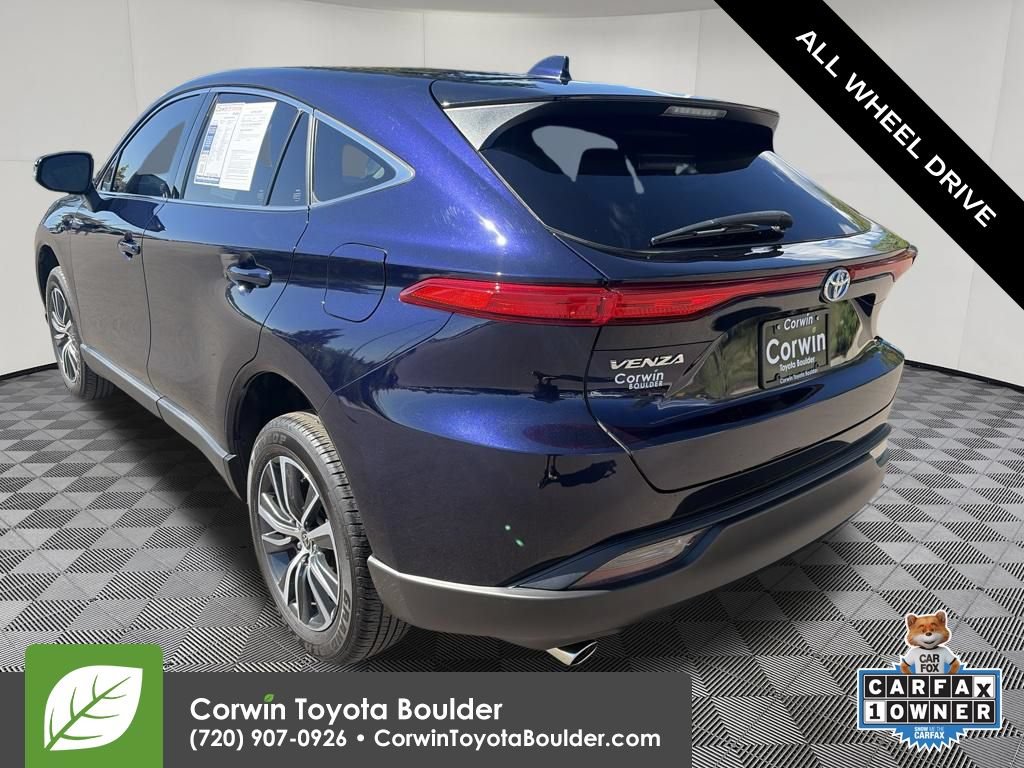 Used 2024 Toyota Venza LE AWD/4WD image 6