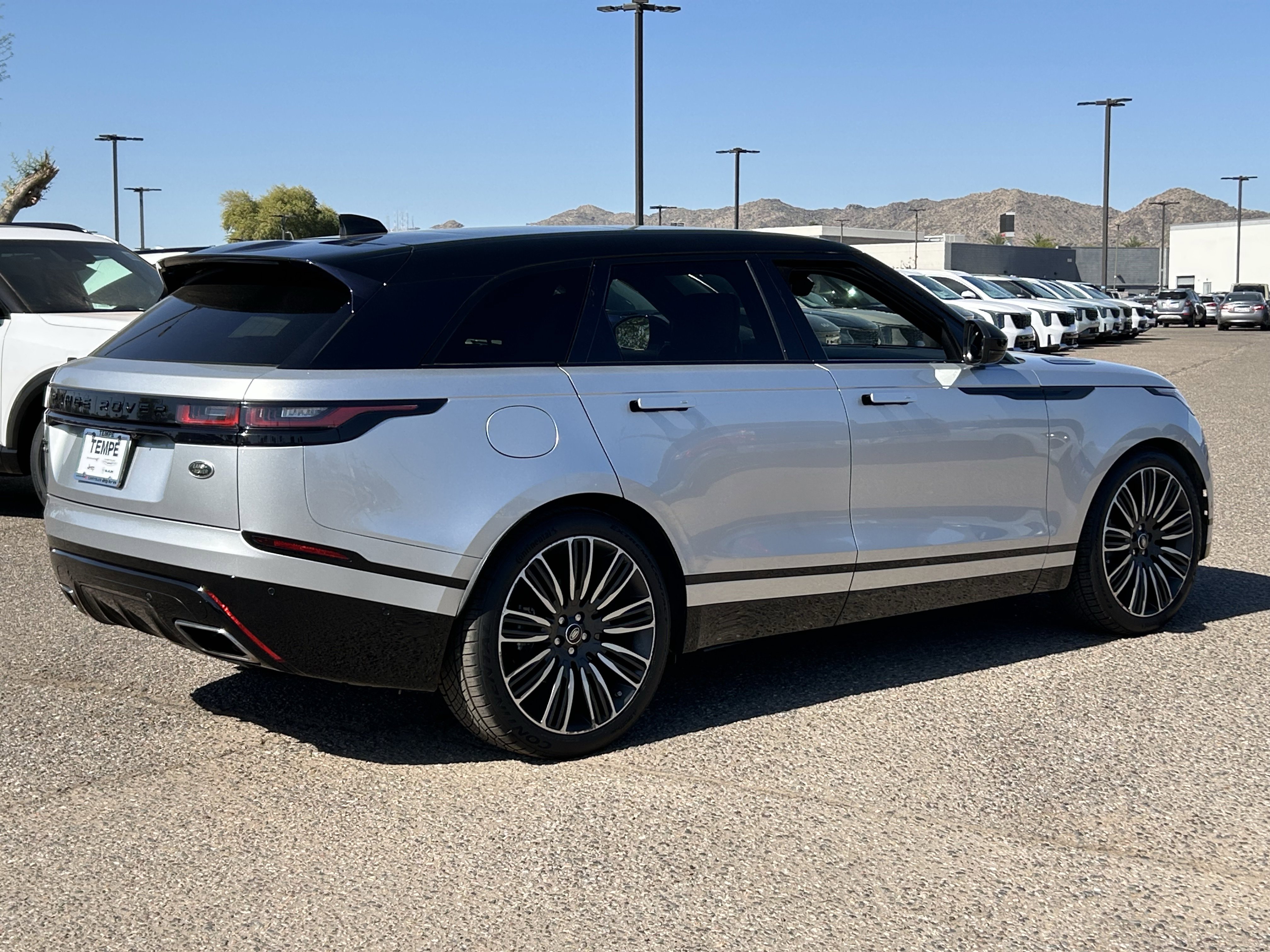 Used 2019 Land Rover Range Rover Velar R-Dynamic HSE AWD/4WD image 5