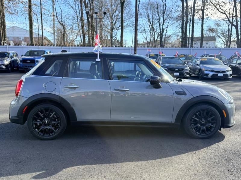 Used 2022 MINI Cooper 4-Door Hardtop FWD image 5