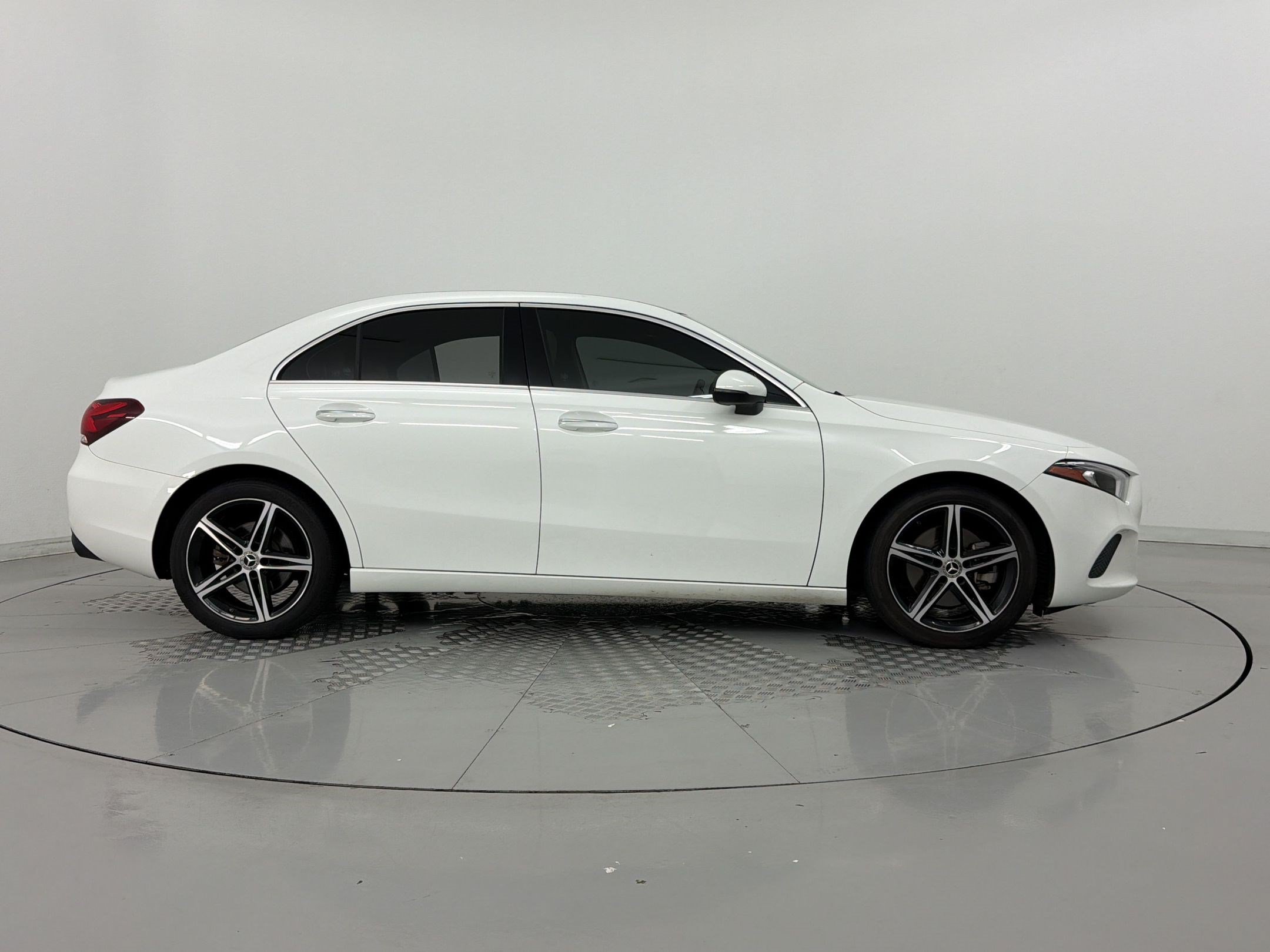 Used 2022 Mercedes-Benz A 220 image 8