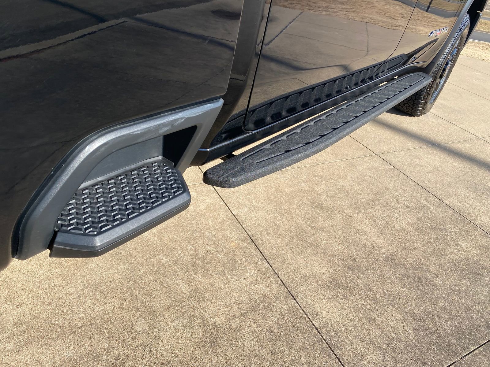 Used 2025 GMC Sierra 2500 AT4 w/ AT4 Preferred Package image 9