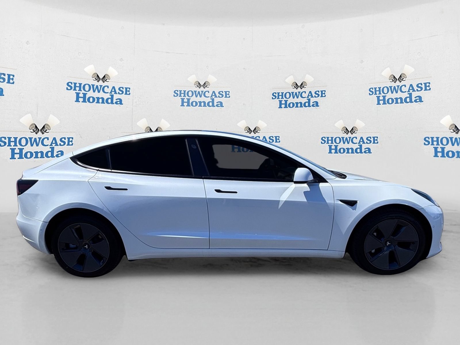 Used 2021 Tesla Model 3 Standard Range RWD image 9