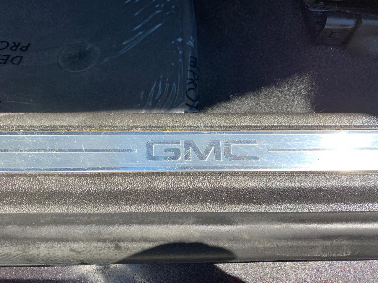 Used 2019 GMC Acadia SLT AWD/4WD image 12