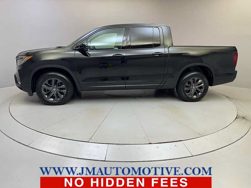 Used 2023 Honda Ridgeline Sport image 2