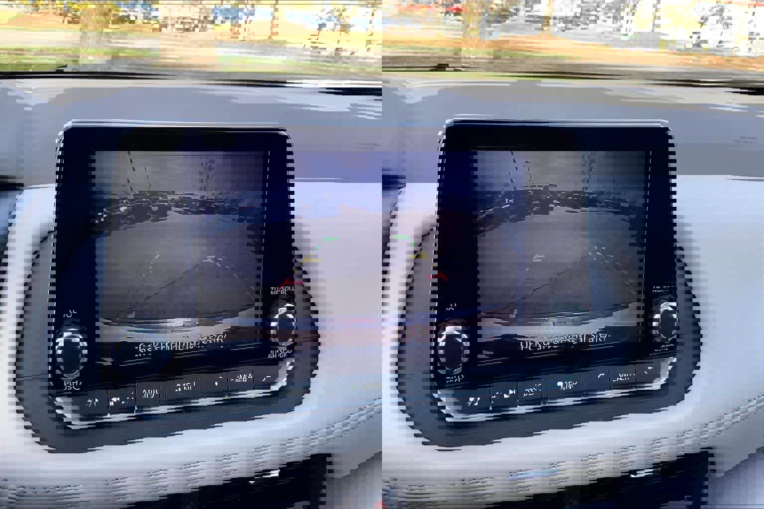 Used 2023 Nissan Rogue SV image 28