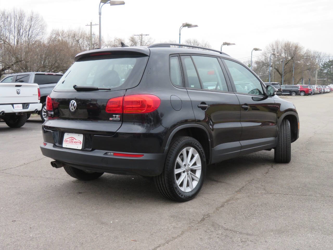 Used 2017 Volkswagen Tiguan S image 4