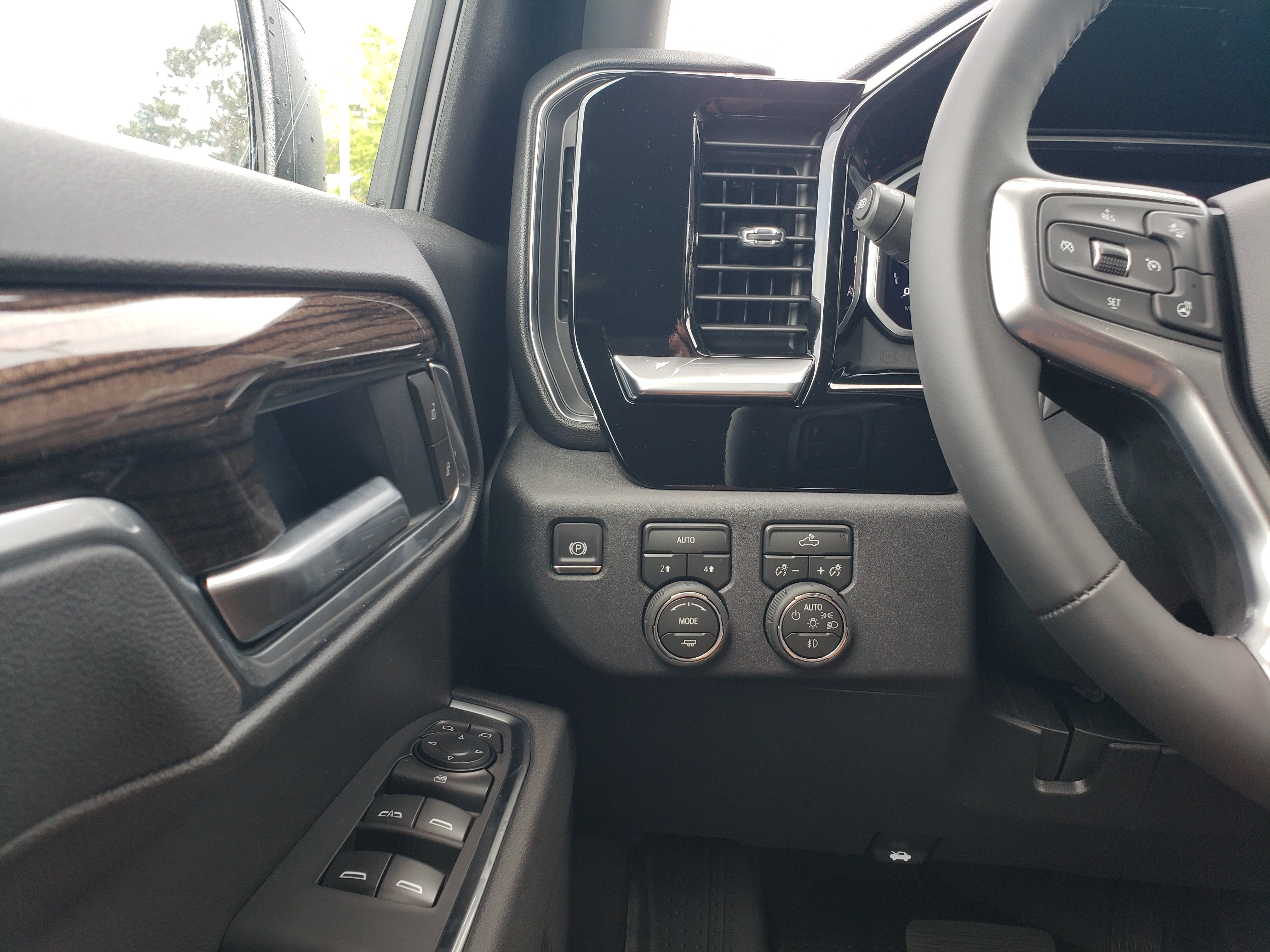 New 2026 Chevrolet Silverado 1500 RST w/ RST Select Package AWD/4WD image 12