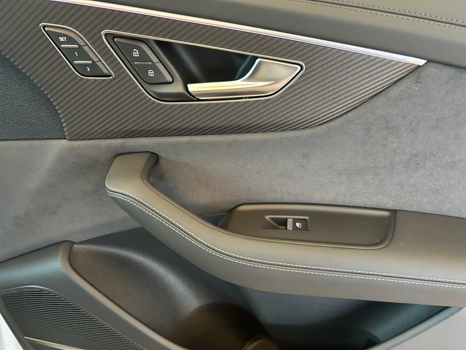 New 2026 Audi SQ8 Prestige image 31