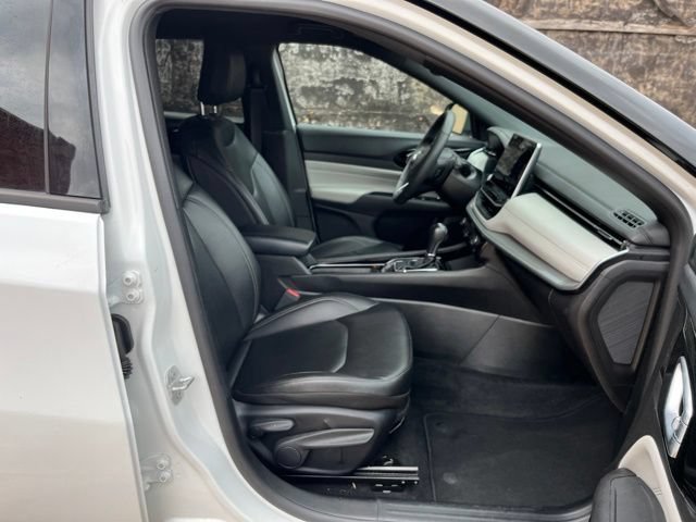 Used 2025 Jeep Compass Limited AWD/4WD image 19