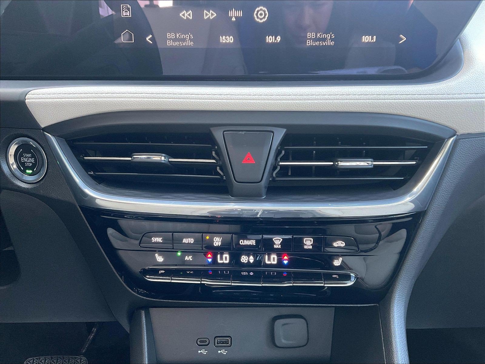 Used 2024 Buick Encore GX Avenir w/ Avenir Technology Package AWD/4WD image 15
