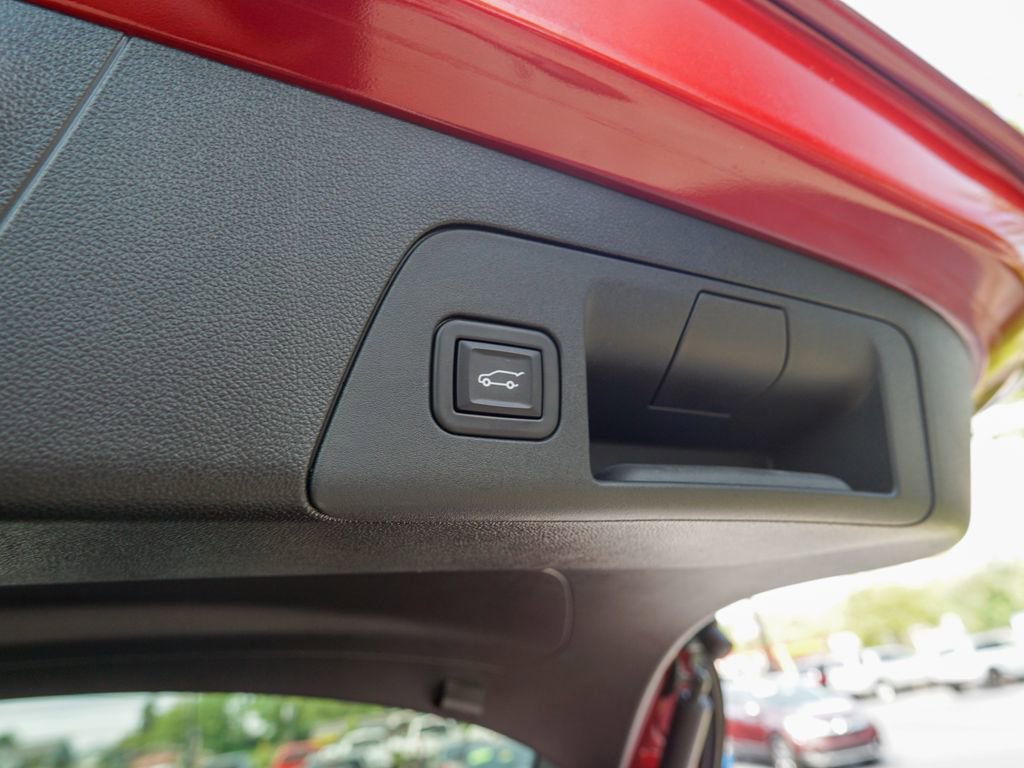 Used 2022 Buick Envision Essence w/ Technology Package II FWD image 11