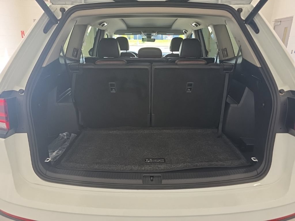 Certified 2024 Volkswagen Atlas Peak Edition SE AWD/4WD image 16