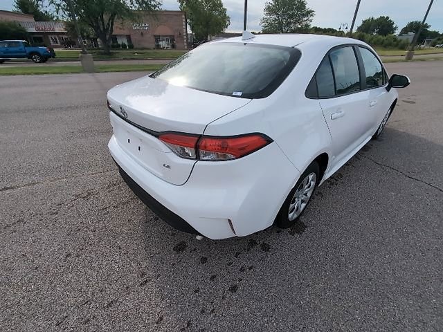 Used 2024 Toyota Corolla LE FWD image 5