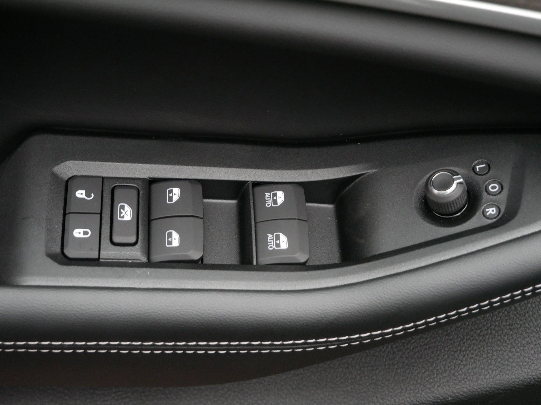 New 2025 Jeep Grand Cherokee Limited image 13