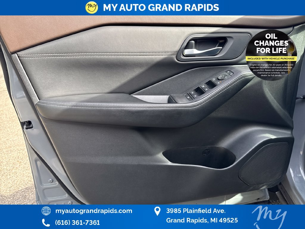 Used 2023 Nissan Rogue SV w/ SV Premium B Package AWD/4WD image 10