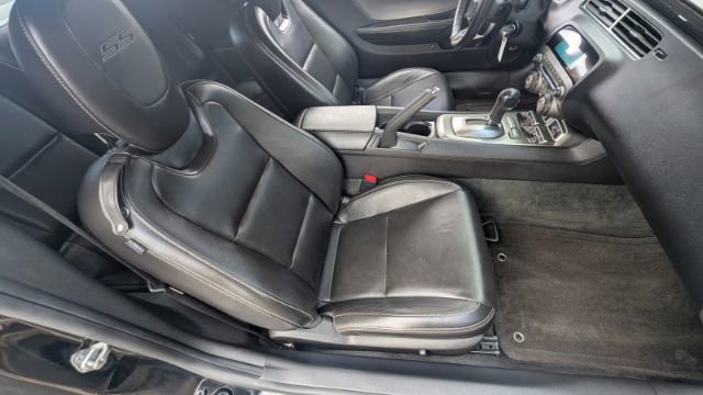 Used 2010 Chevrolet Camaro SS w/ RS Package RWD image 18