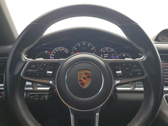 Used 2018 Porsche Panamera image 32