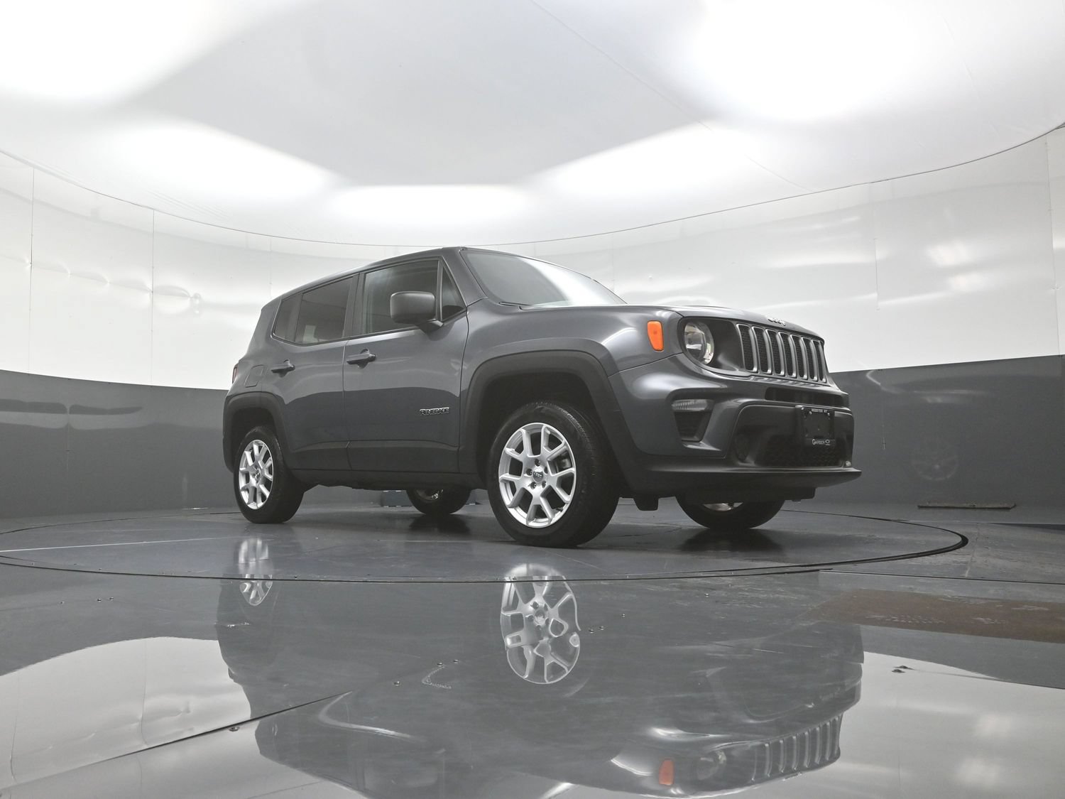 Used 2023 Jeep Renegade Latitude AWD/4WD image 9