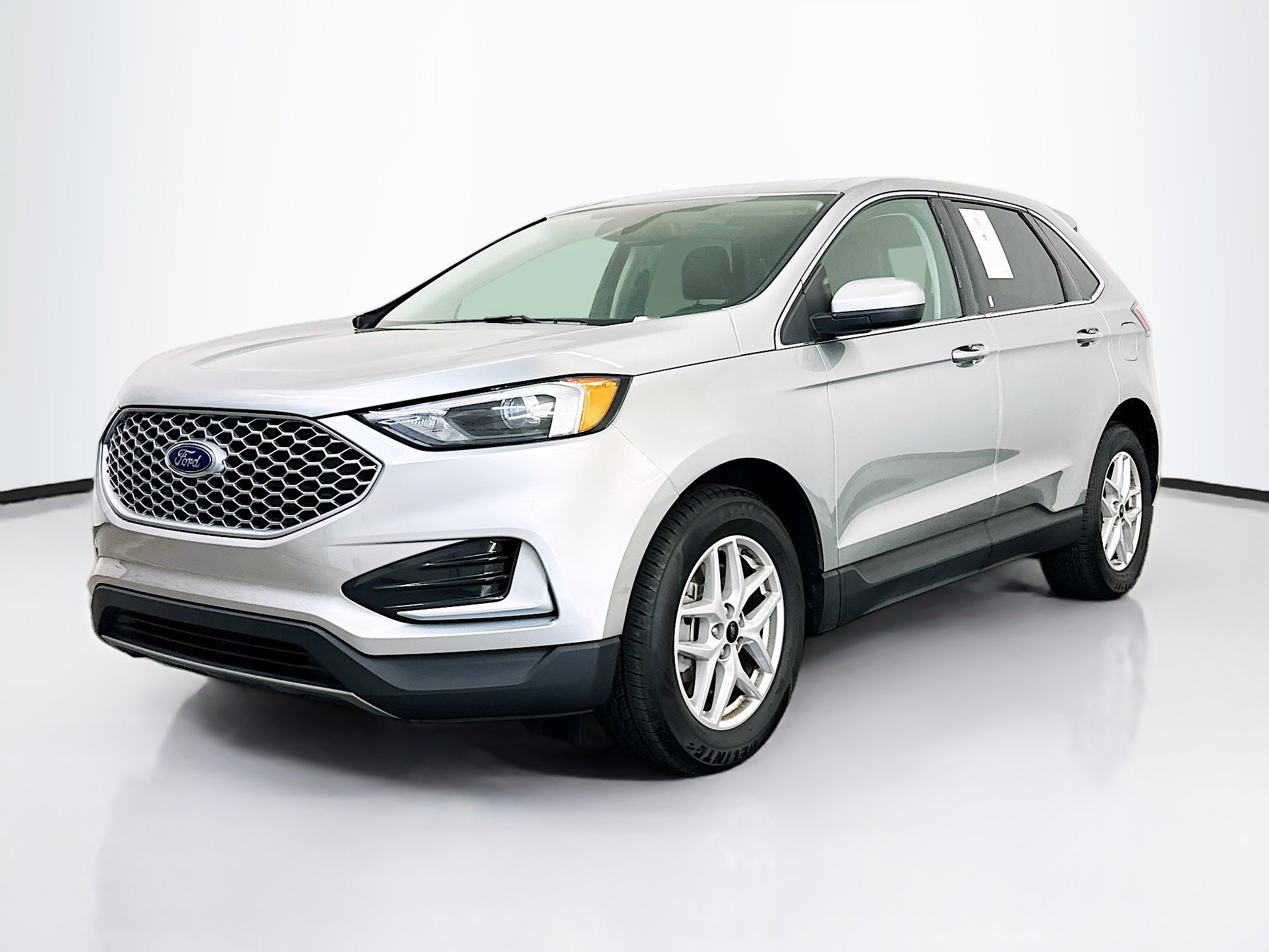 Used 2024 Ford Edge SEL AWD/4WD image 3