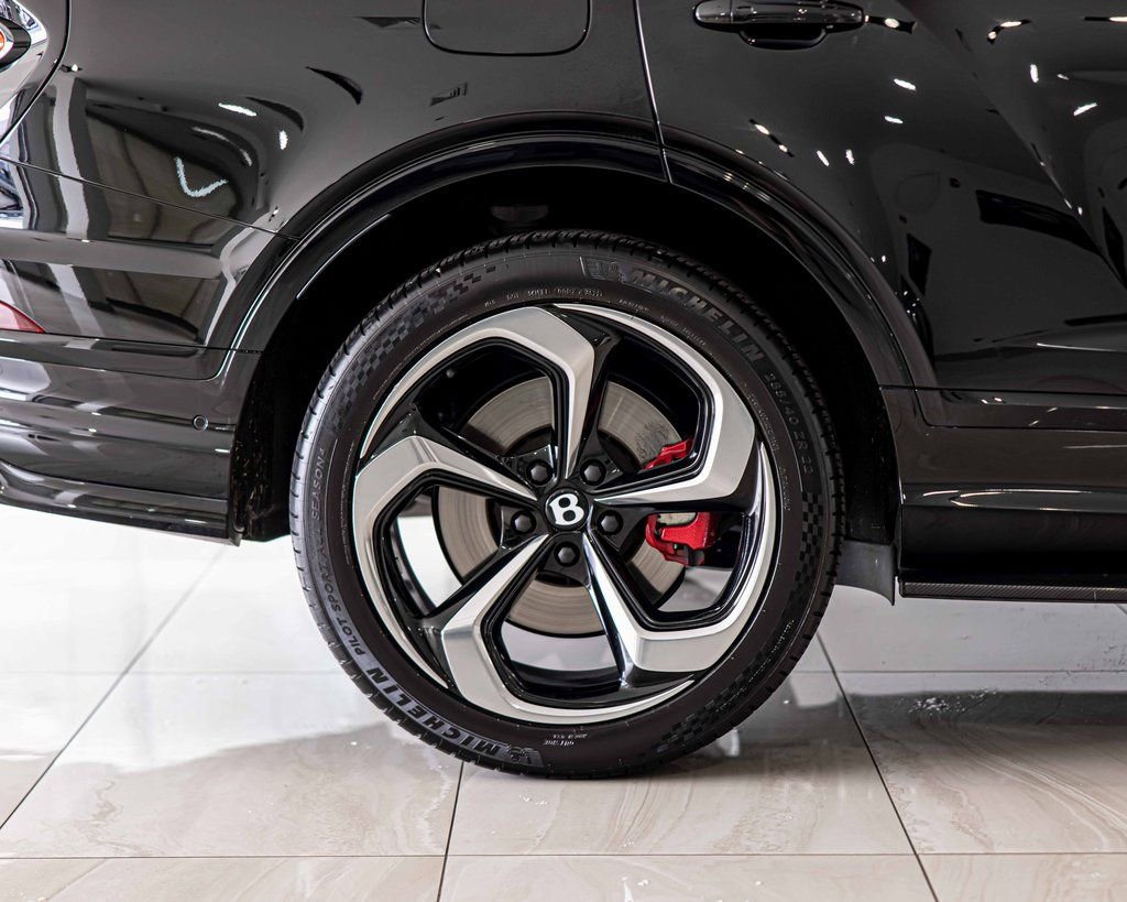 Used 2022 Bentley Bentayga image 12