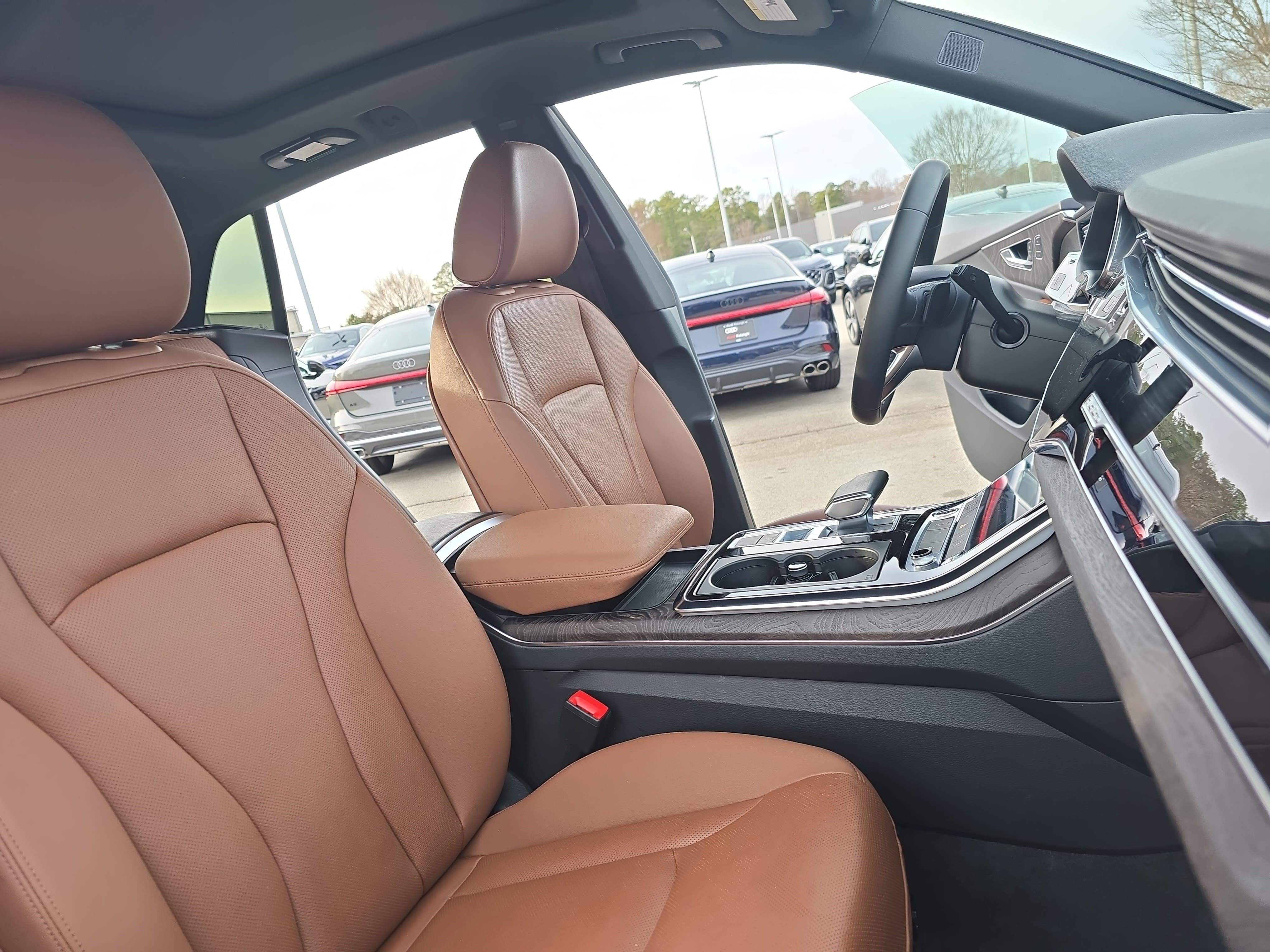 Used 2022 Audi Q8 Premium Plus image 10