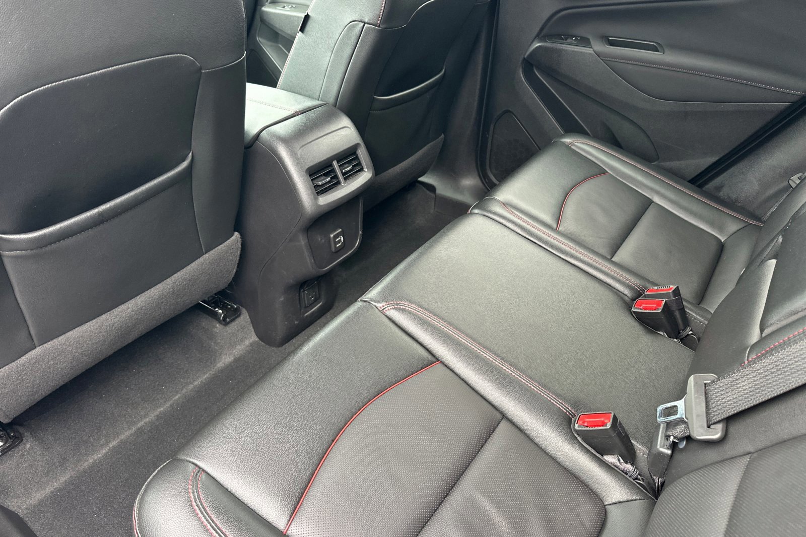 Used 2024 Chevrolet Equinox RS w/ RS Leather Package image 12