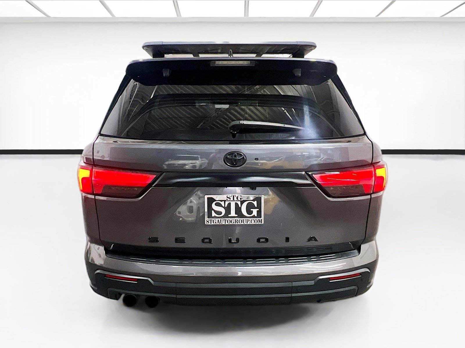 Used 2023 Toyota Sequoia TRD Pro AWD/4WD image 5