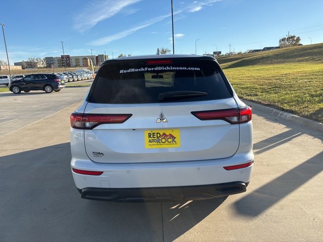 Used 2022 Mitsubishi Outlander ES image 4