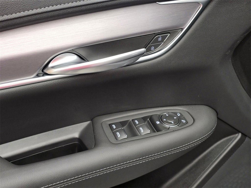 New 2025 Cadillac XT5 Luxury image 22