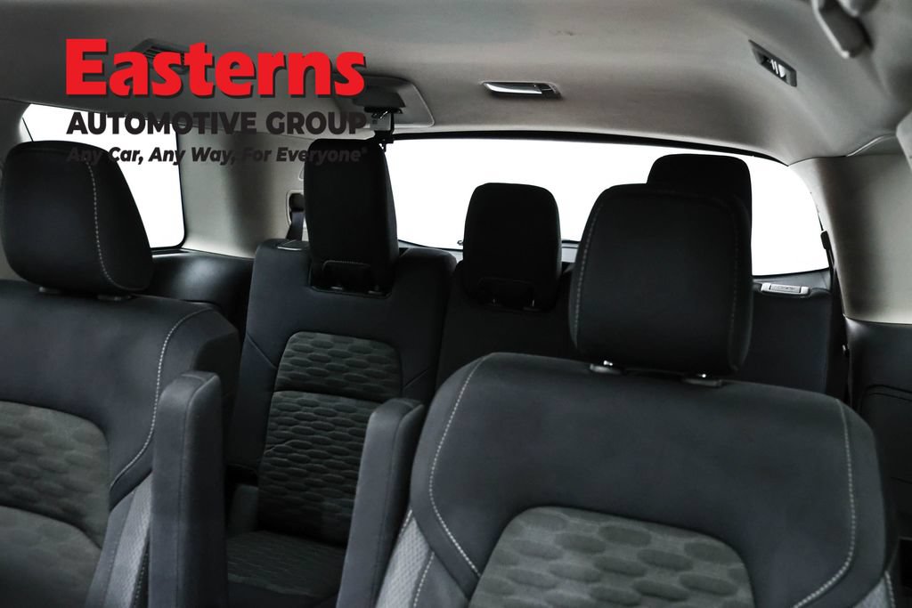 Used 2023 Nissan Pathfinder SV w/ SV Premium Package AWD/4WD image 37
