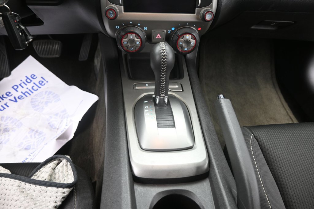 Used 2015 Chevrolet Camaro LT RWD image 21