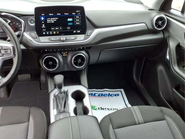 Used 2025 Chevrolet Blazer LT FWD image 15