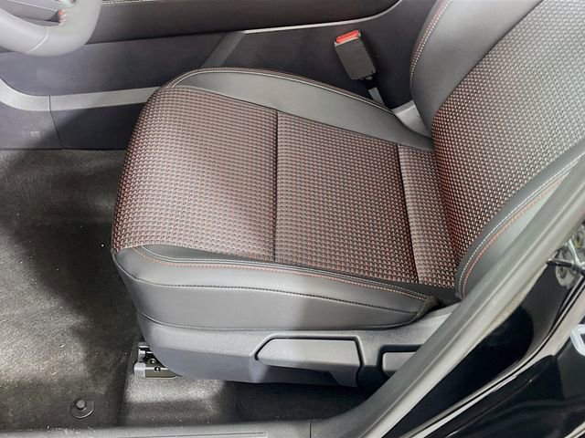 New 2026 Nissan Kicks SR image 18