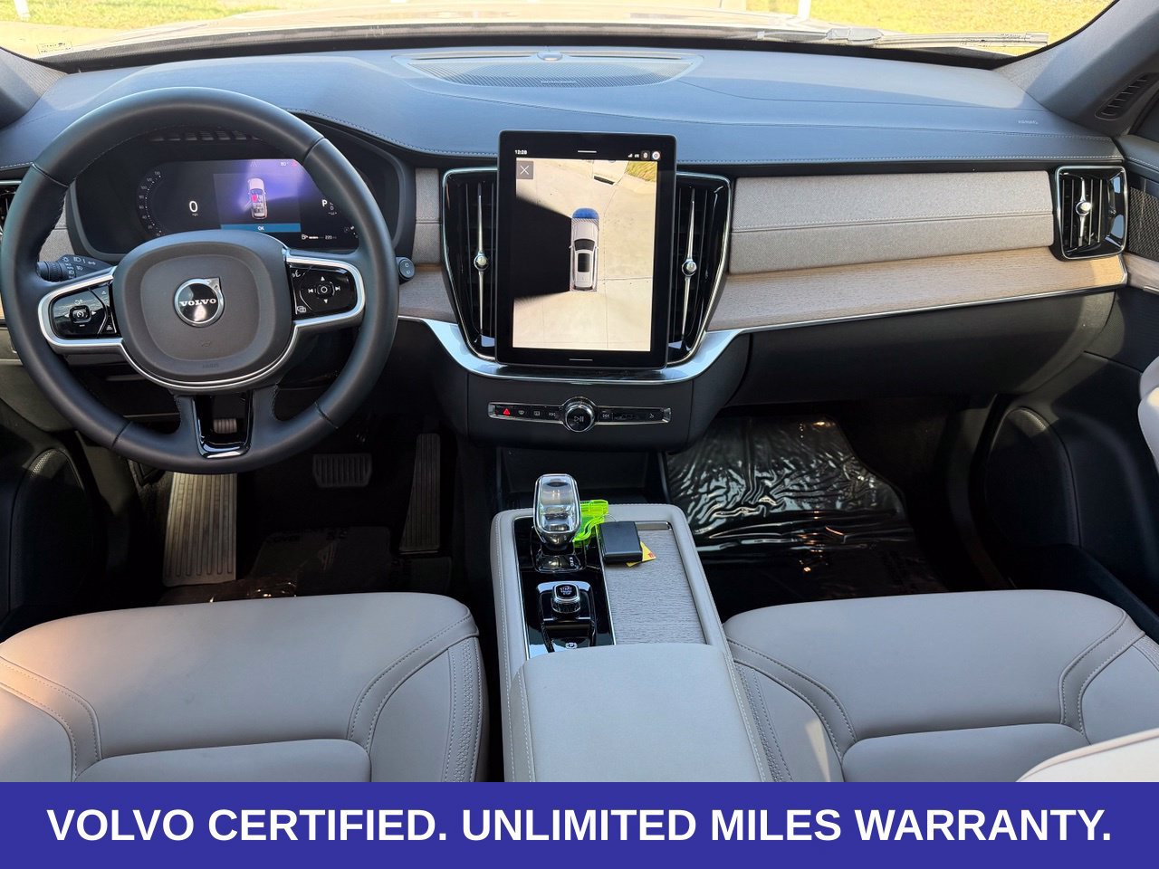 Certified 2026 Volvo XC90 B6 Plus AWD/4WD image 17
