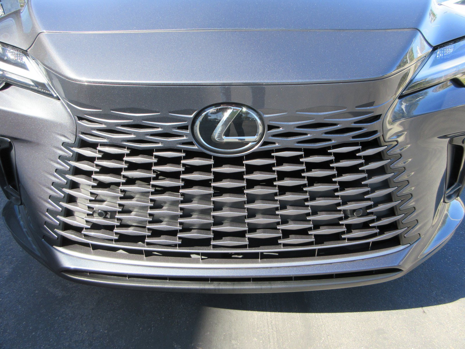 Used 2024 Lexus RX 350h w/ Accessory Package (Z1) AWD/4WD image 15