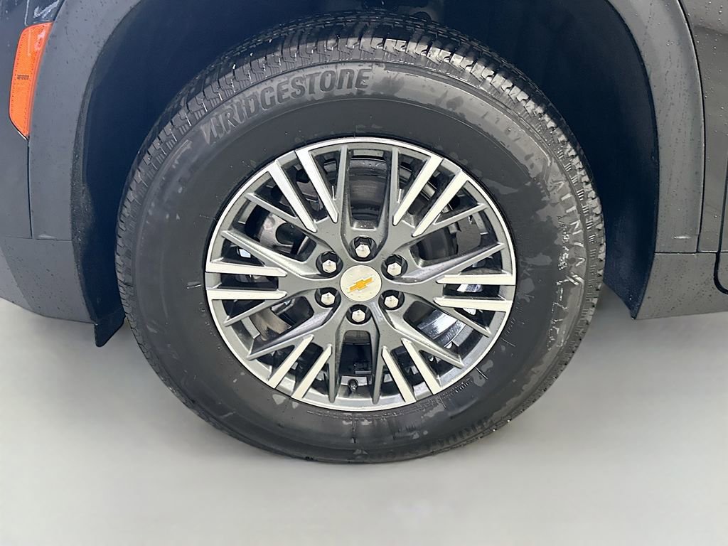 New 2025 Chevrolet Traverse LT FWD image 32