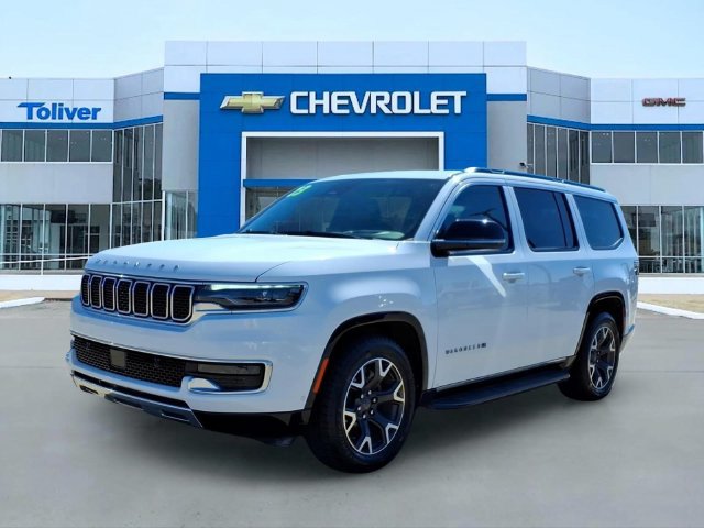 Used 2023 Jeep Wagoneer Series III w/ Preferred Equipment Group AWD/4WD image 2