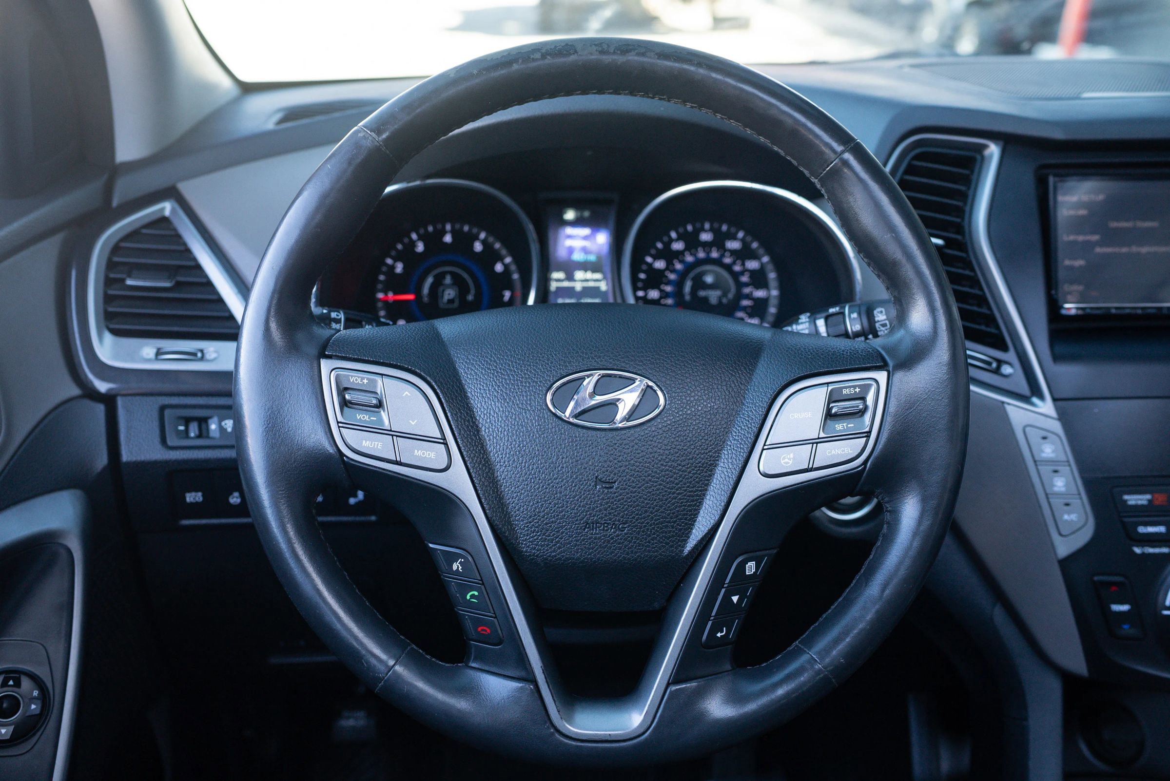 Used 2015 Hyundai Santa Fe GLS w/ Option Group 03 AWD/4WD image 12